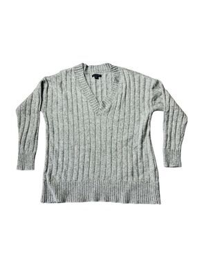 American Eagle Gray Classic V-Neck Ribbed Sweater cuffed wrists and hem  size M